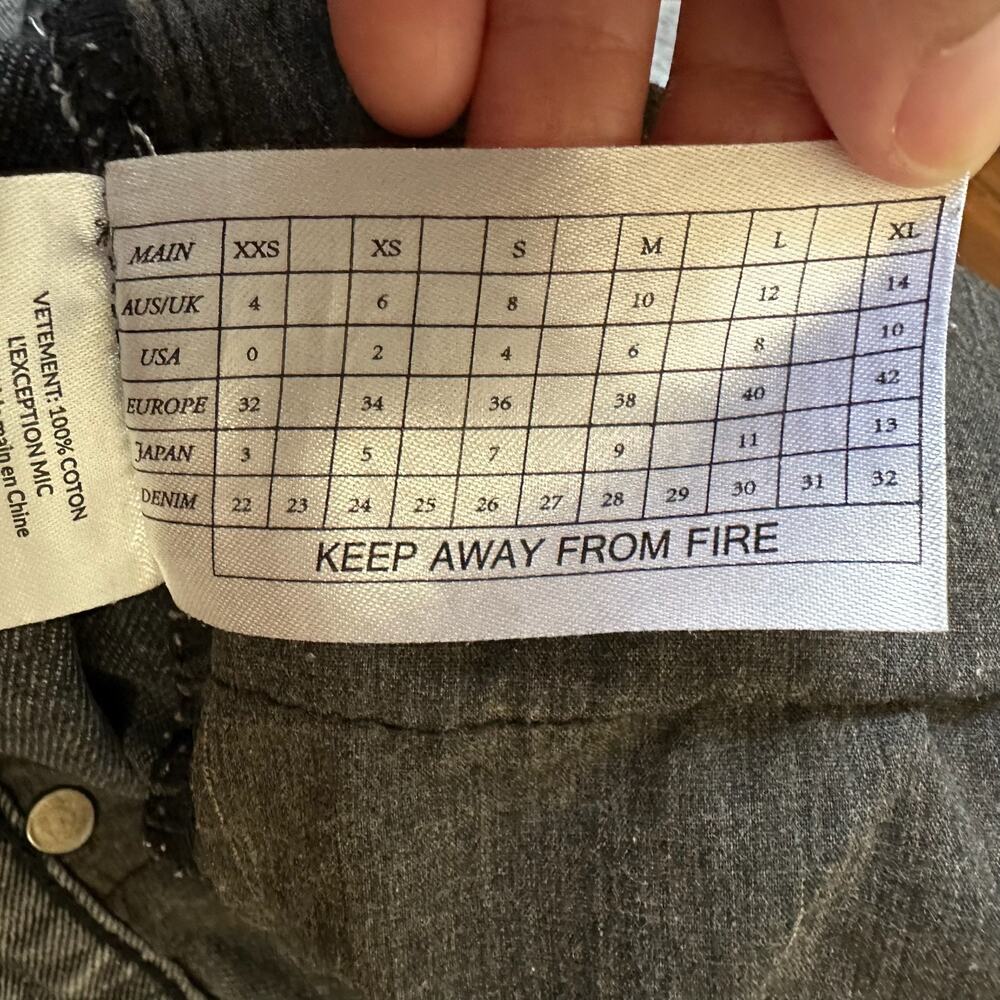 One Teaspoon Grey Acid Wash High-Rise Cutoff Jean Shorts - Picture 11 of 12